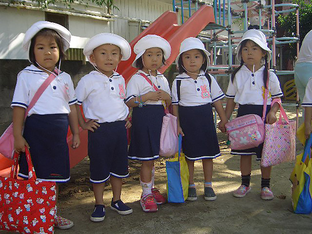 二葉幼稚園　冬の制服と帽子セット