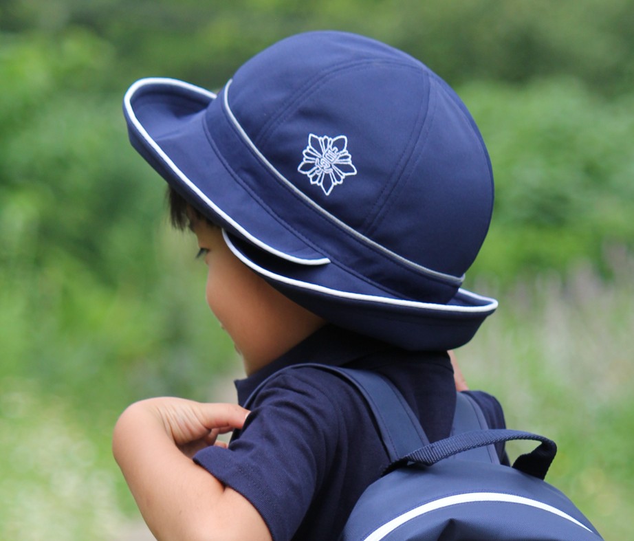 軽量ヘルメット付き　３WAY＆マルチガード通学帽　株式会社ピーカブー