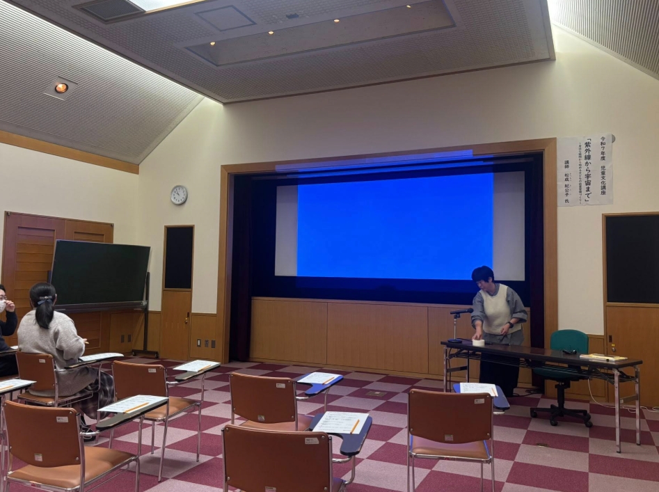 朝霞市図書館　本館　紫外線対策　株式会社ピーカブー　エポカル 松成紀公子